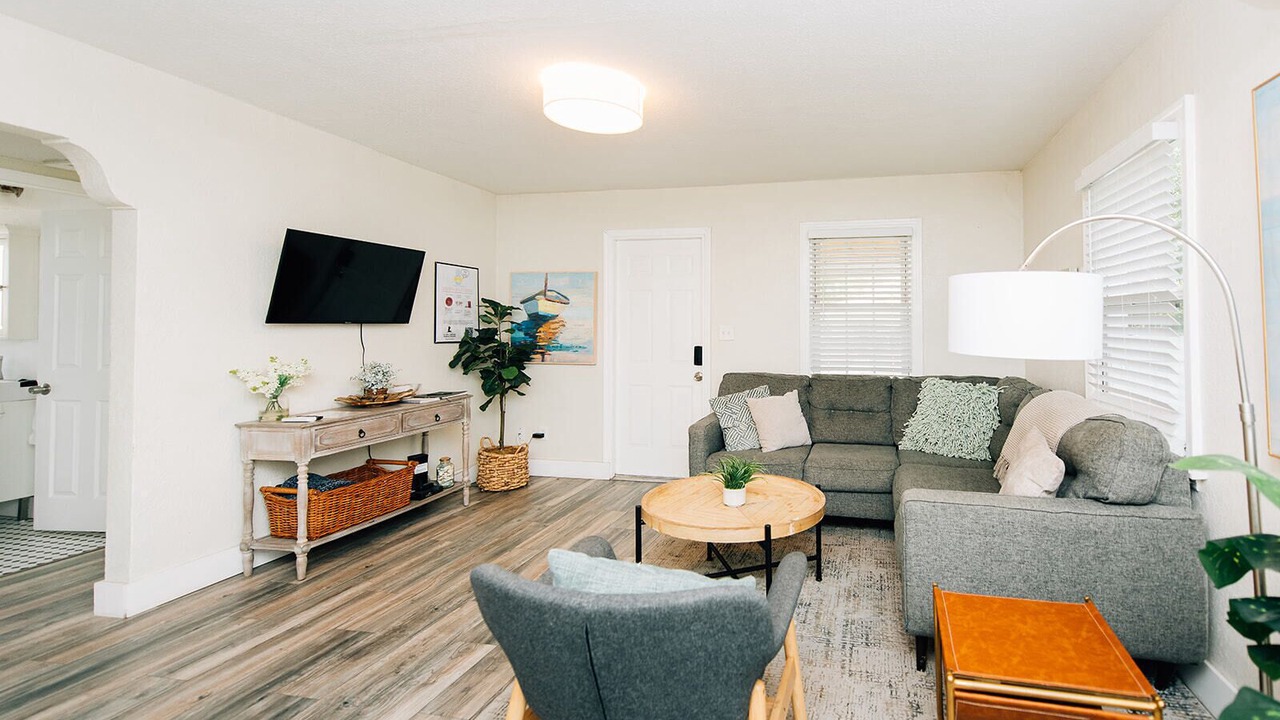 Photo of Livingroom in United Central