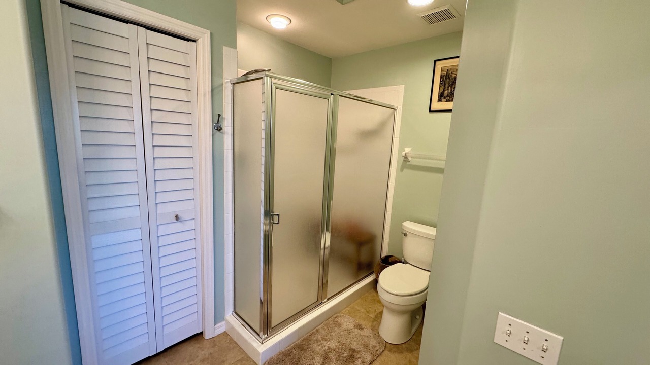 Photo of Bathroom in Tropical Cove