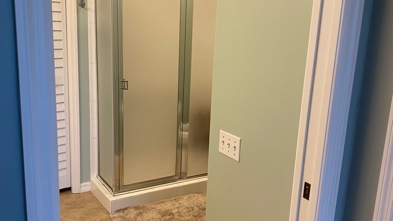 Photo of Bathroom in Tropical Cove