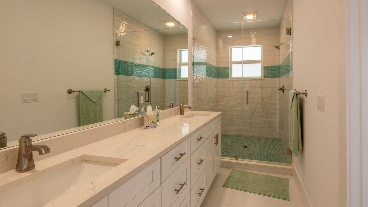 Photo of Bathroom in Marathon