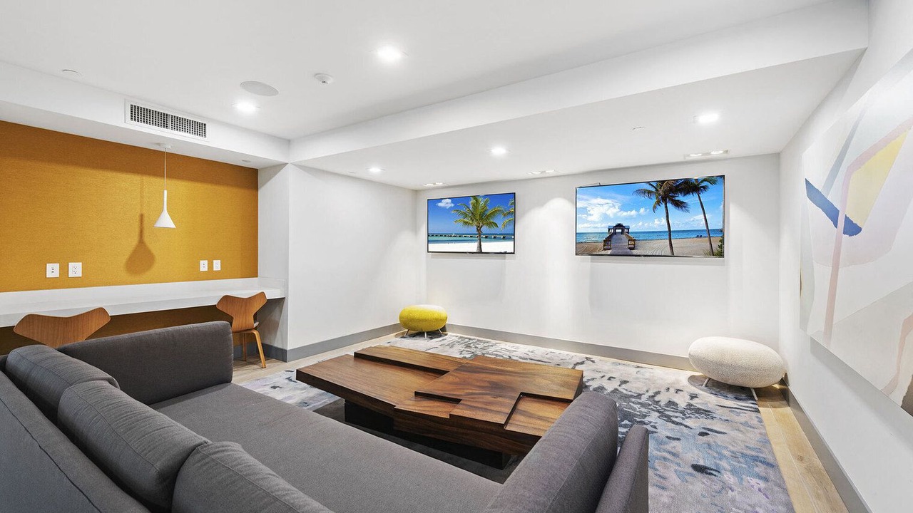 Photo of Livingroom in Northeast Miami