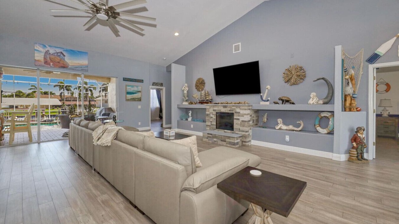 Photo of Livingroom in Caloosahatchee