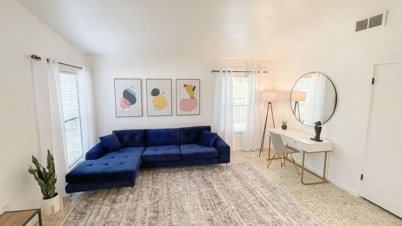 Photo of Livingroom in Sarasota Springs
