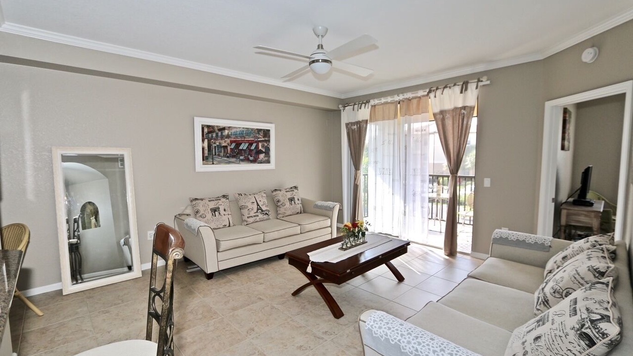 Photo of Livingroom in Naples