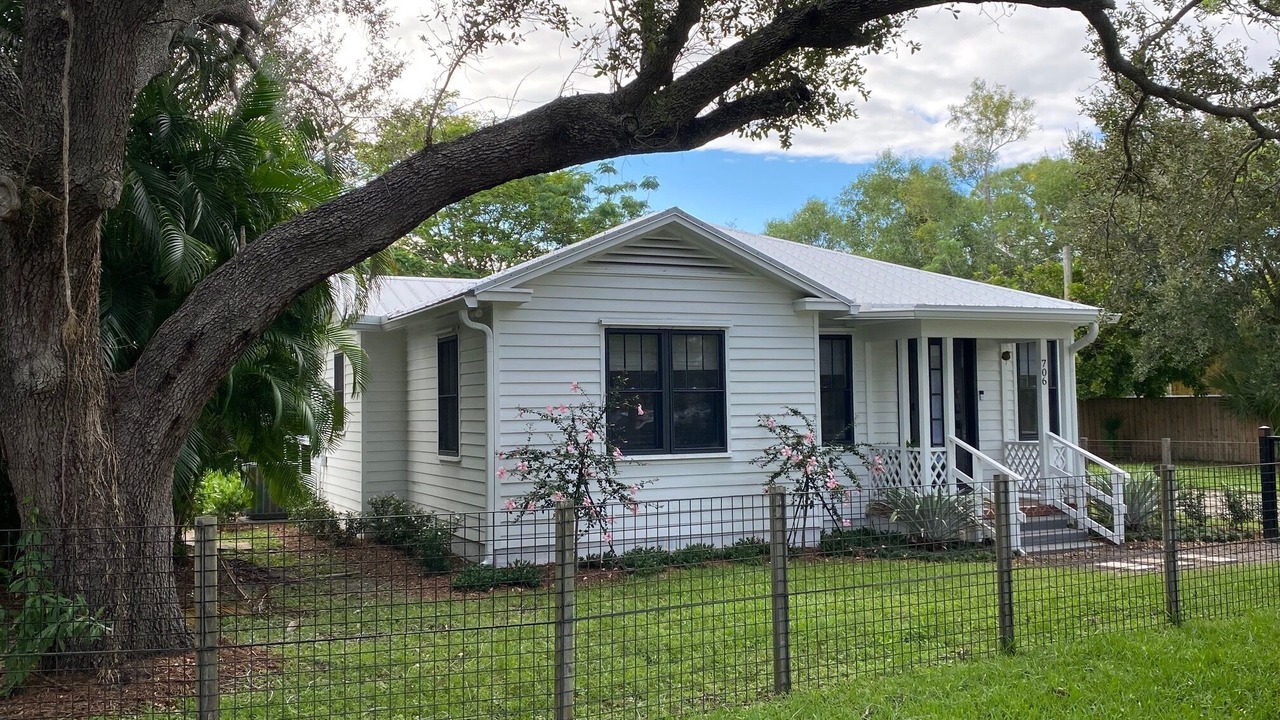 Photo of Outdoor in Pine Gardens North
