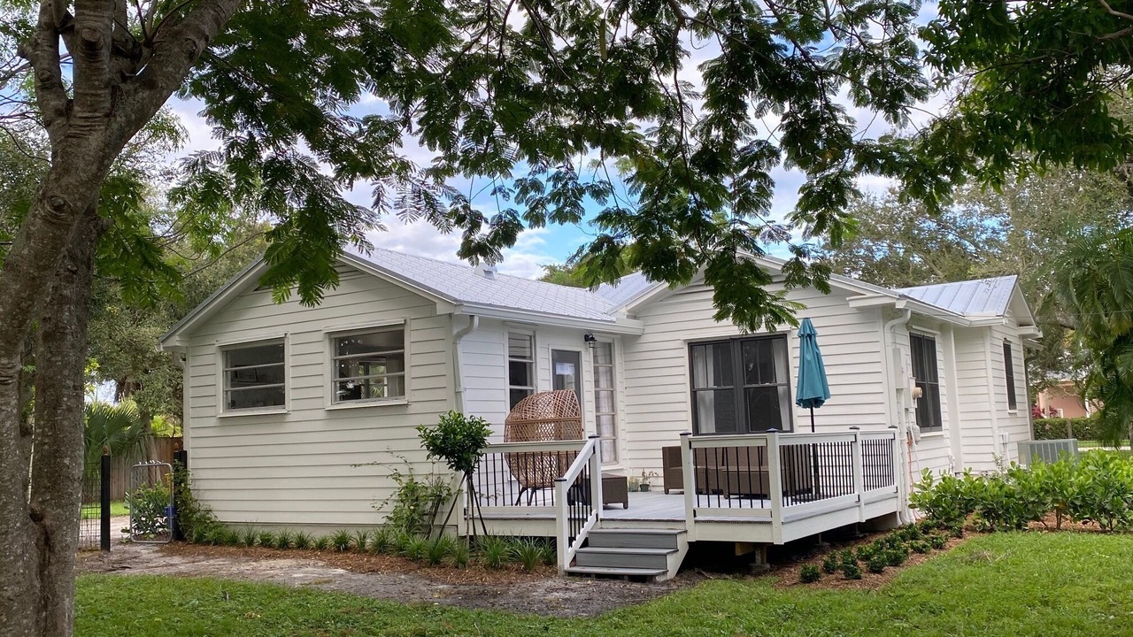 Photo of Outdoor in Pine Gardens North
