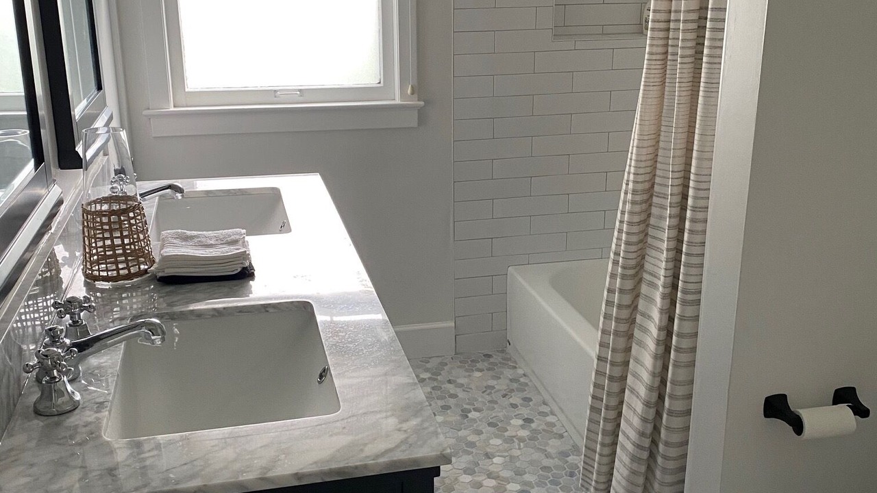 Photo of Bathroom in Pine Gardens North