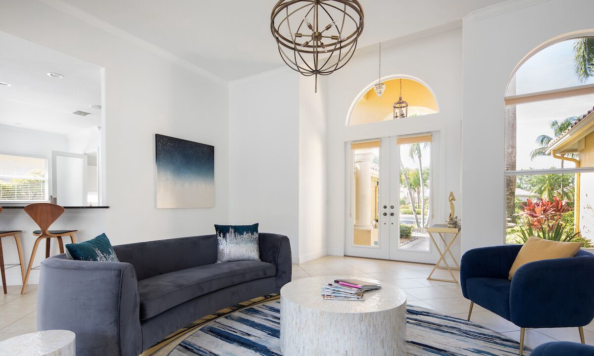 Photo of Livingroom in Central Naples