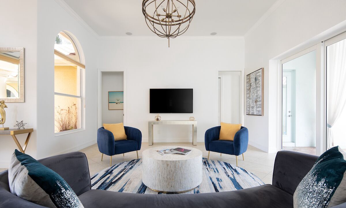 Photo of Livingroom in Central Naples