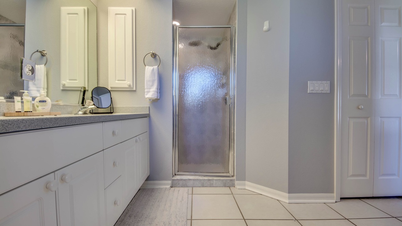 Photo of Bathroom in Caloosahatchee