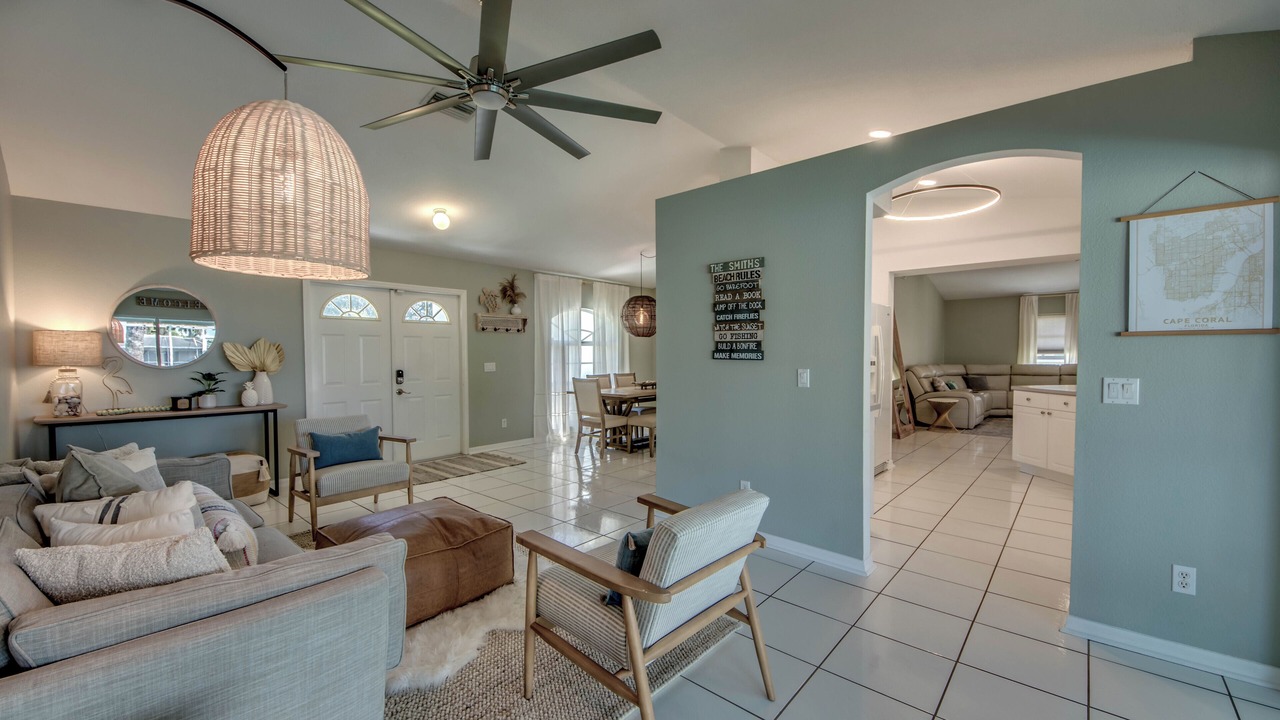Photo of Livingroom in Caloosahatchee