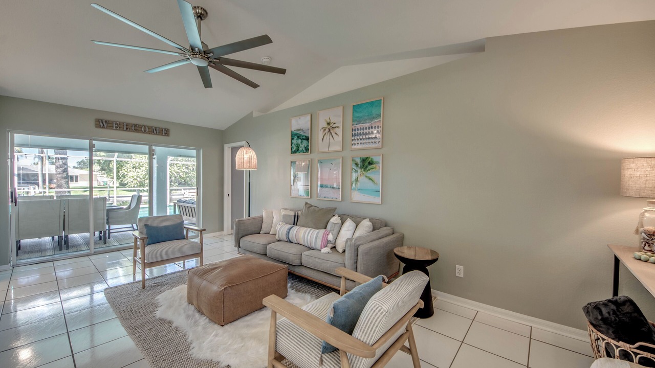Photo of Livingroom in Caloosahatchee