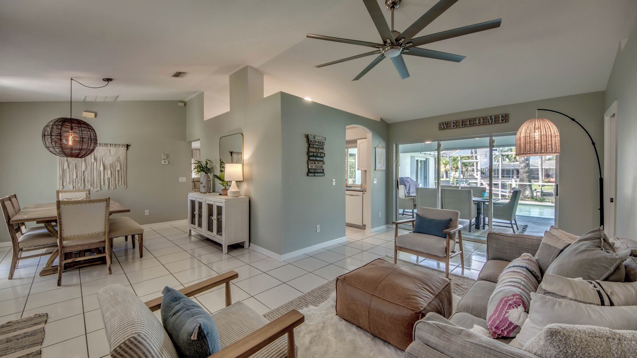 Photo of Livingroom in Caloosahatchee