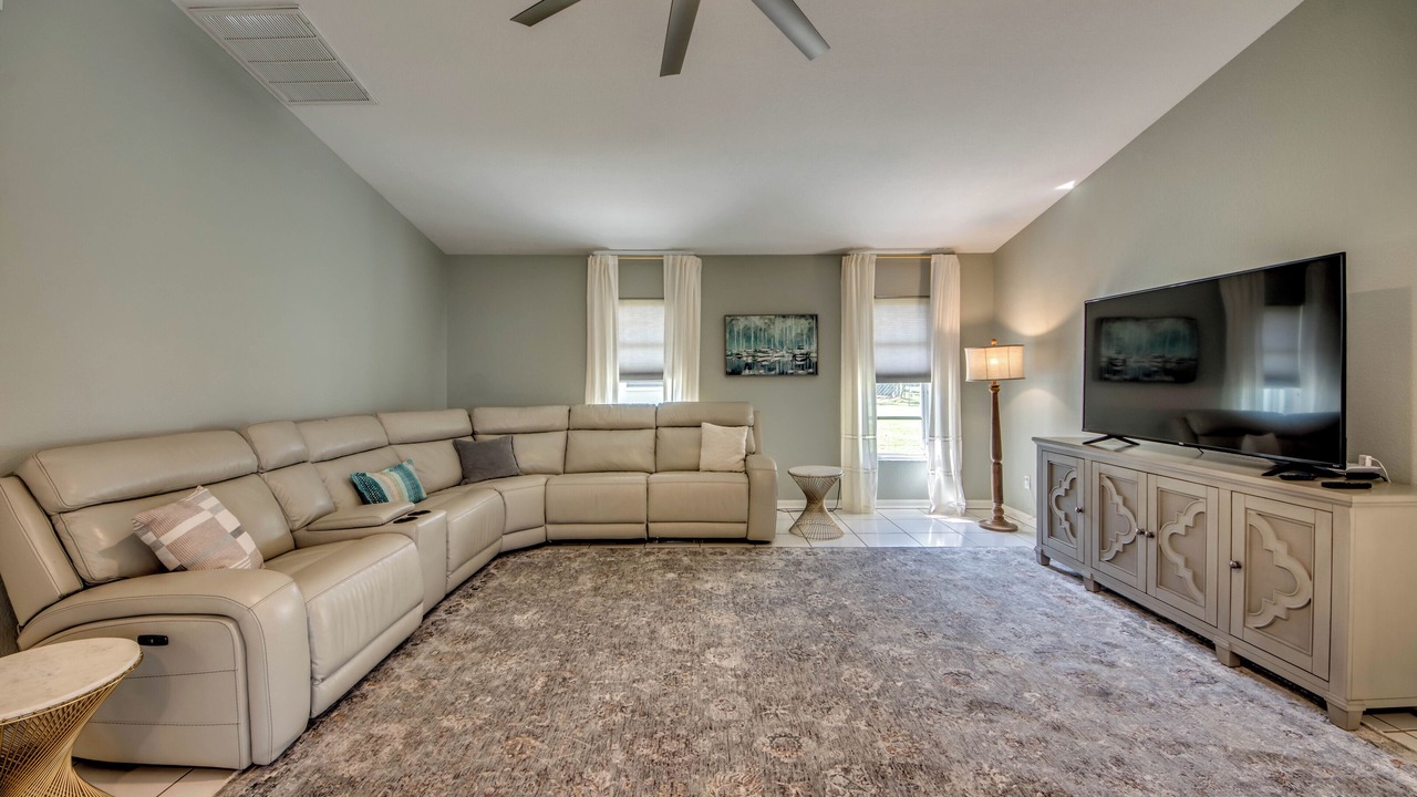 Photo of Livingroom in Caloosahatchee