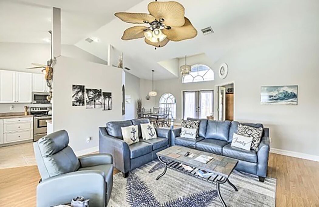 Photo of Livingroom in Diplomat