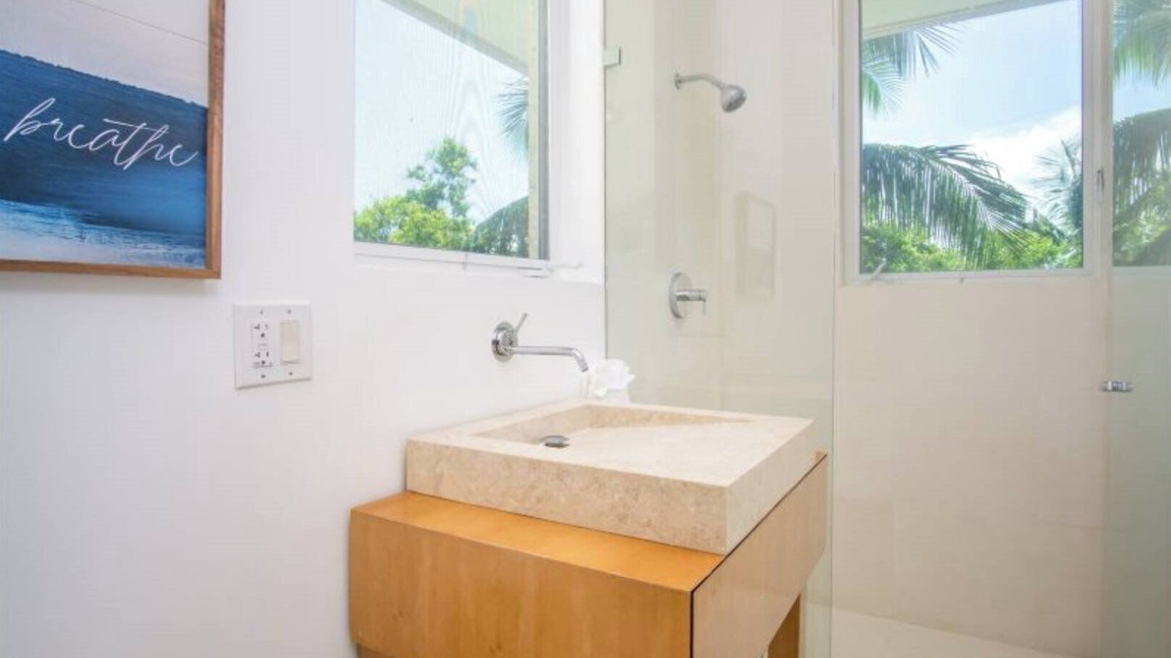 Photo of Bathroom in Marathon