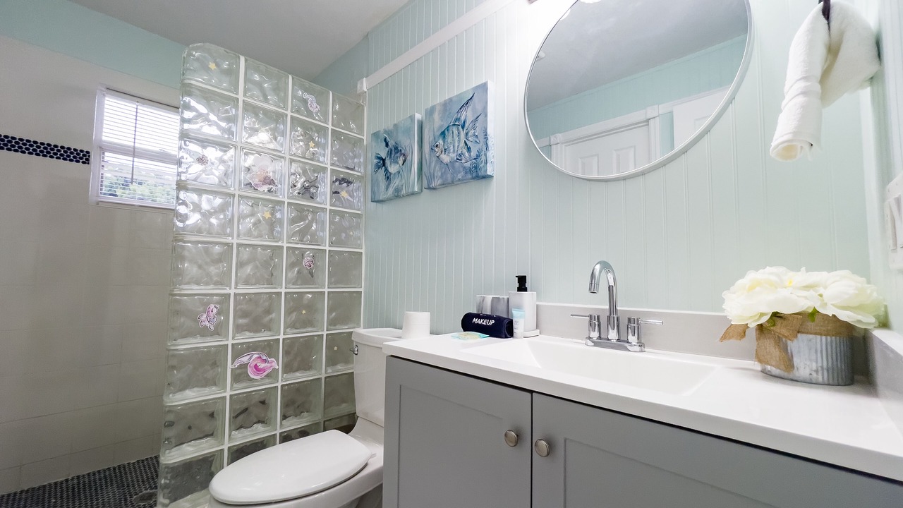 Photo of Bathroom in Jensen Beach