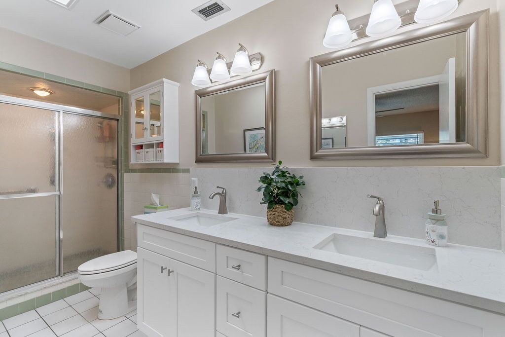 Photo of Bathroom in Indian Waters