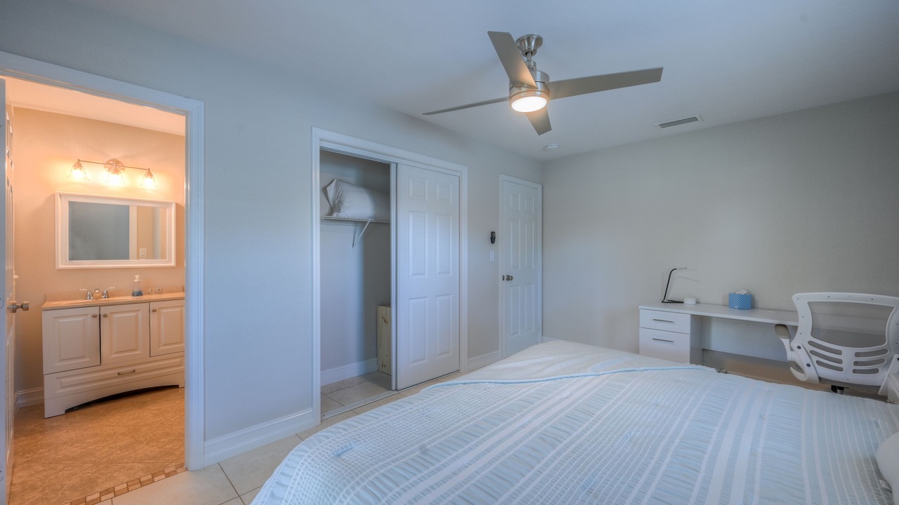 Photo of Bedroom in Naples Park