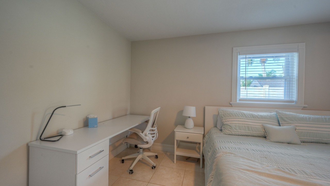 Photo of Bedroom in Naples Park