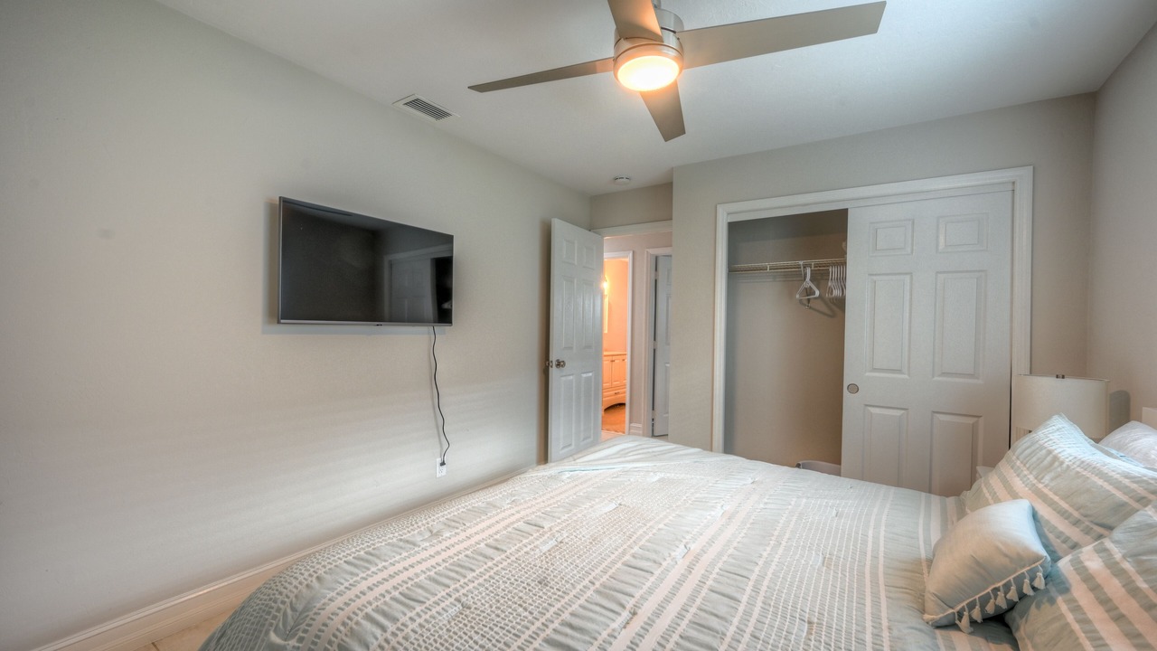 Photo of Bedroom in Naples Park