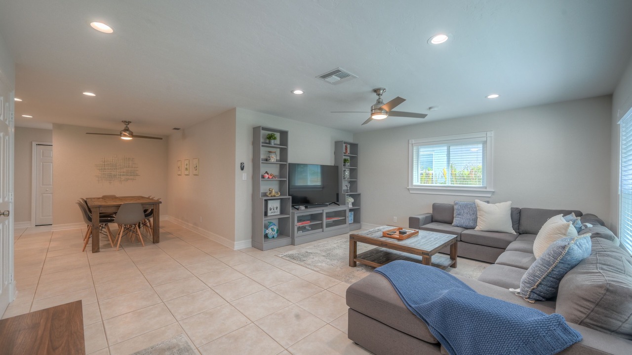 Photo of Livingroom in Naples Park