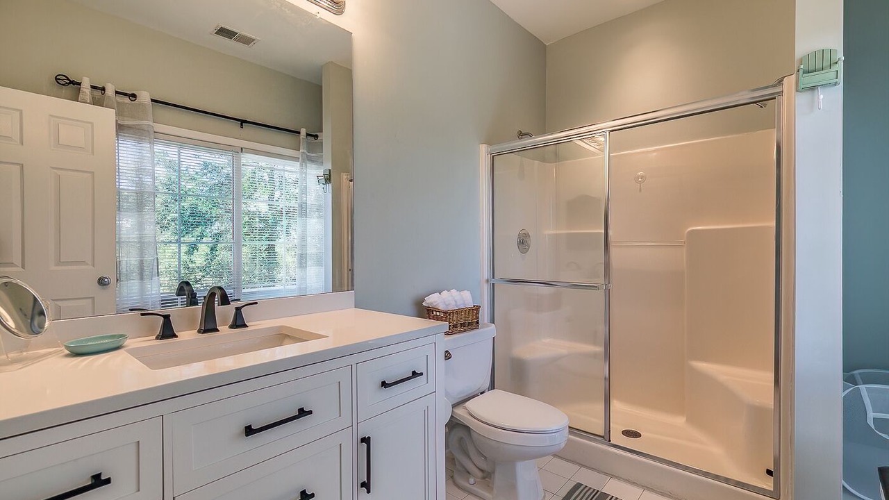 Photo of Bathroom in Oceanmarsh Subdivision