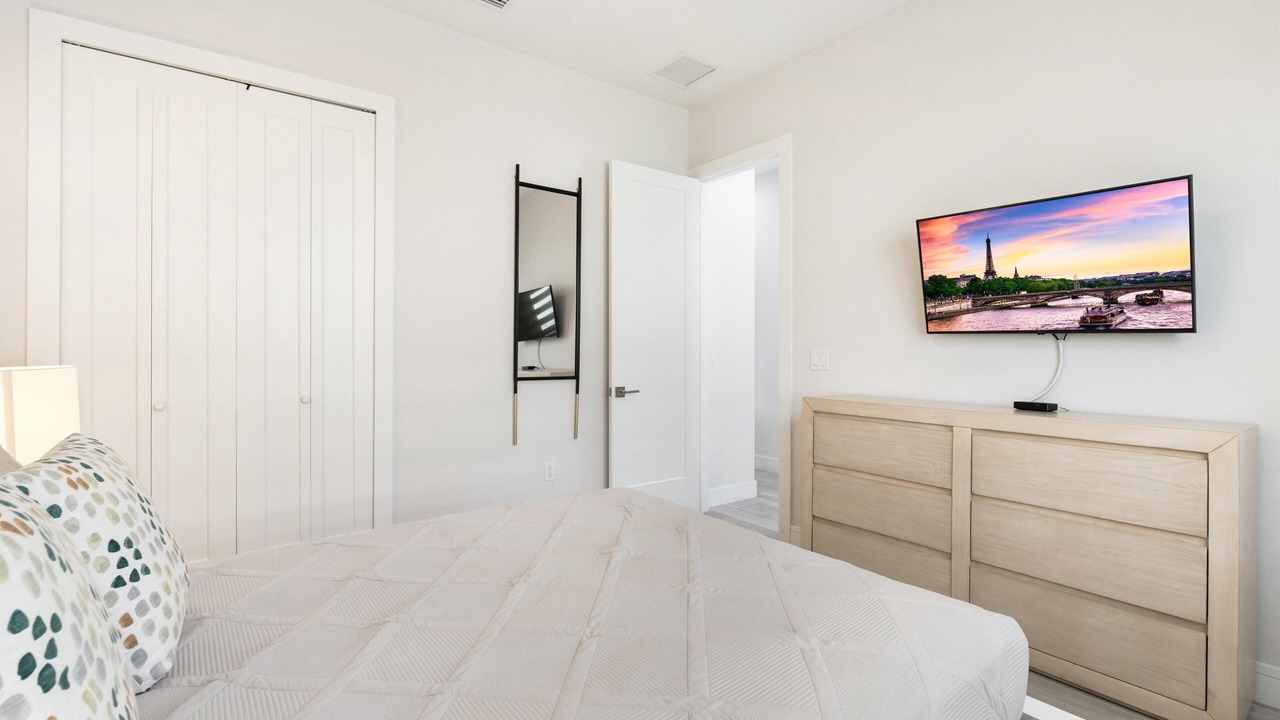 Photo of Bedroom in Naples Park