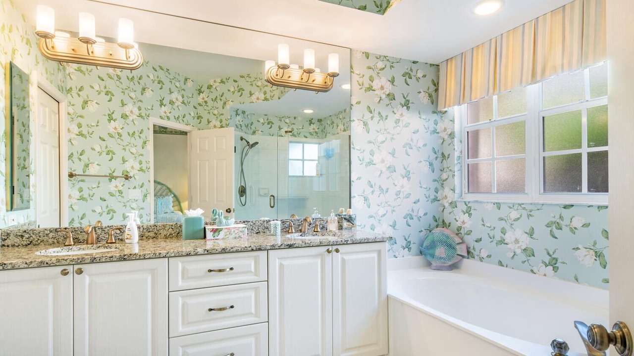 Photo of Bathroom in Beauville