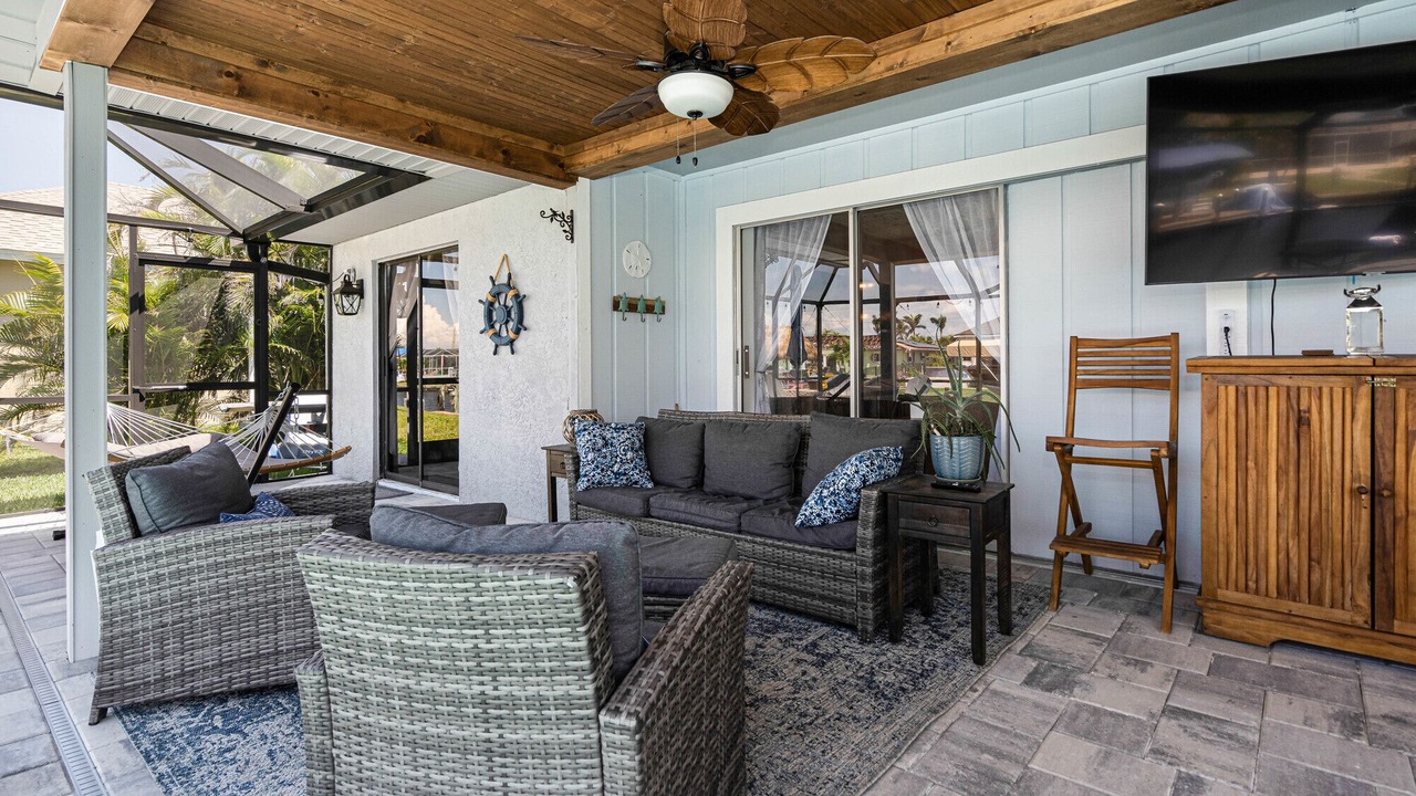 Photo of Livingroom in Caloosahatchee