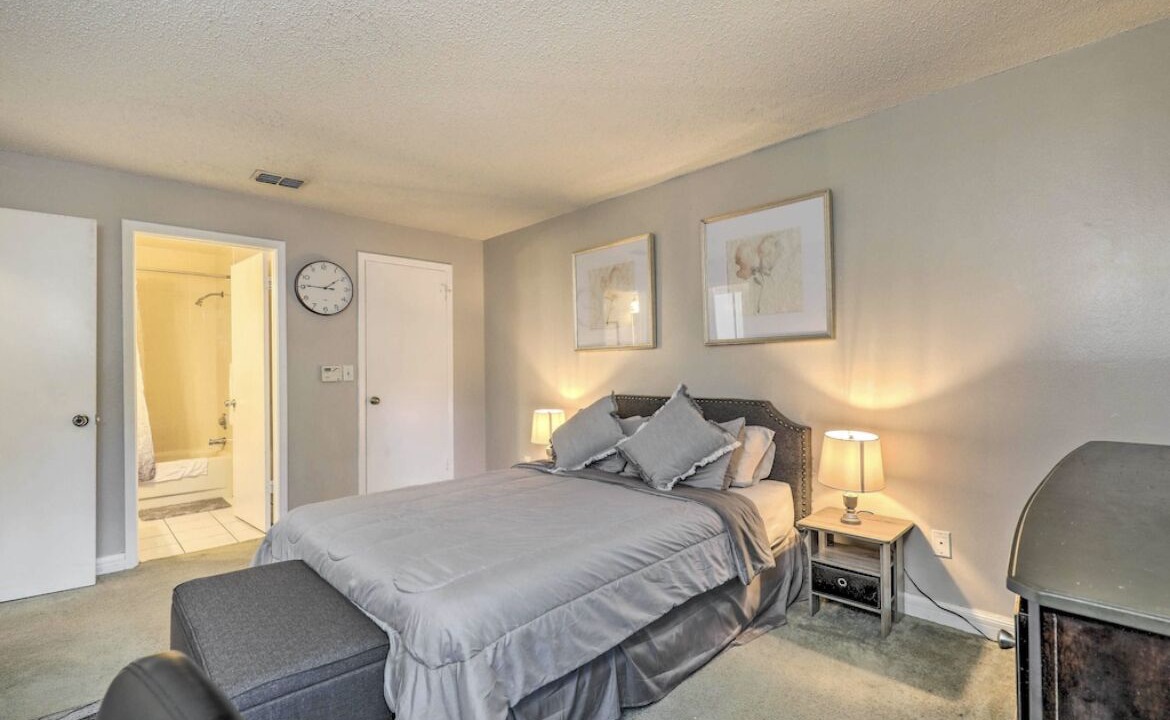 Photo of Bedroom in Bearss Plaza