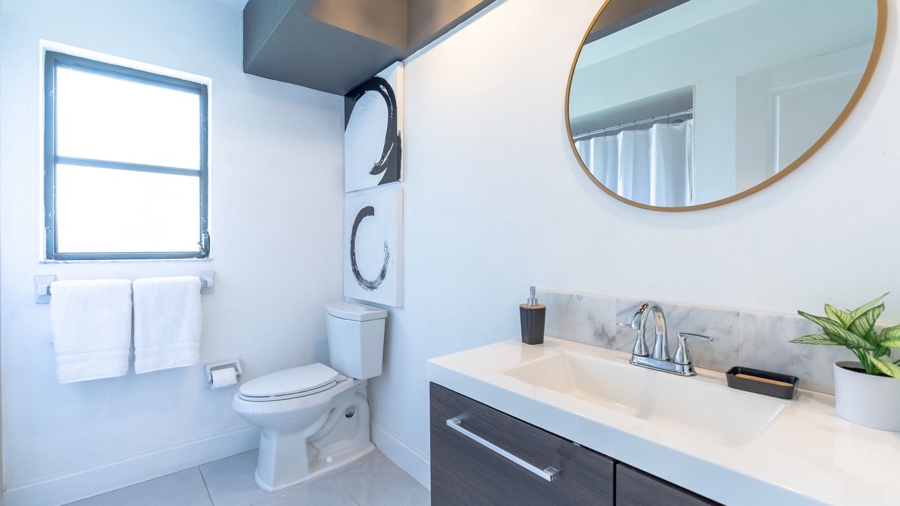 Photo of Bathroom in Palm River Estates