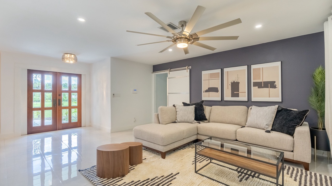 Photo of Livingroom in Palm River Estates