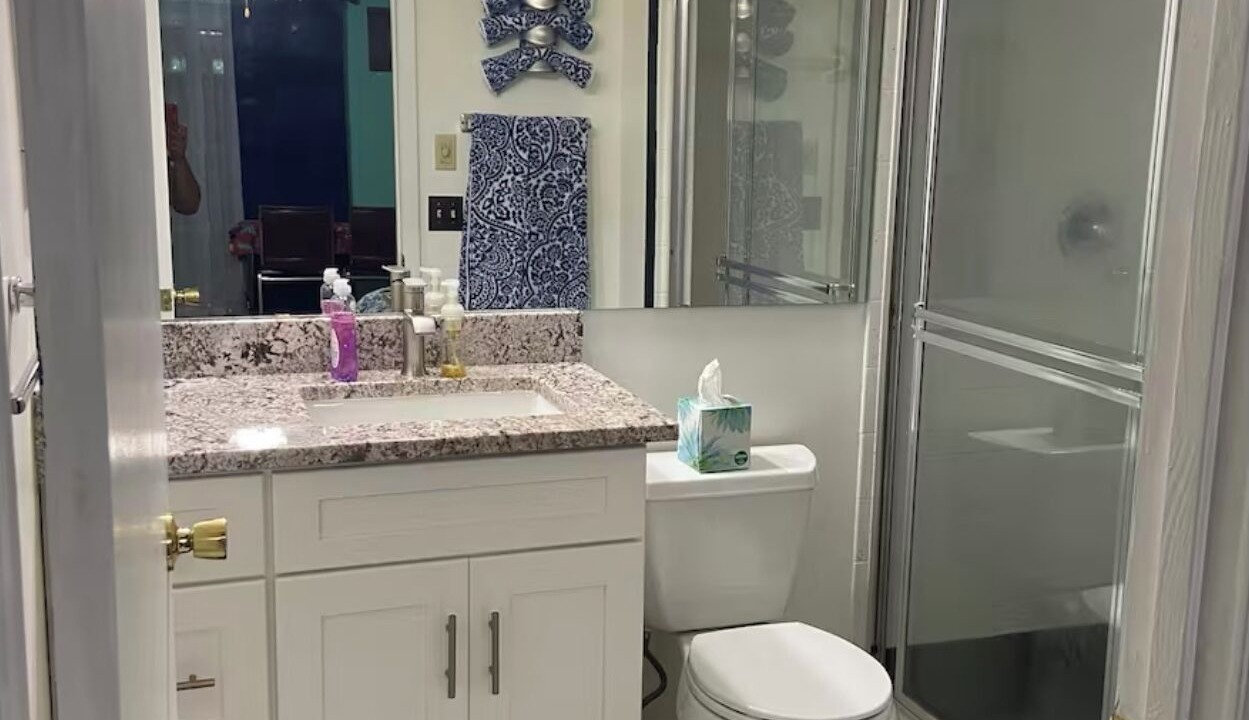 Photo of Bathroom in Indian River Bluff