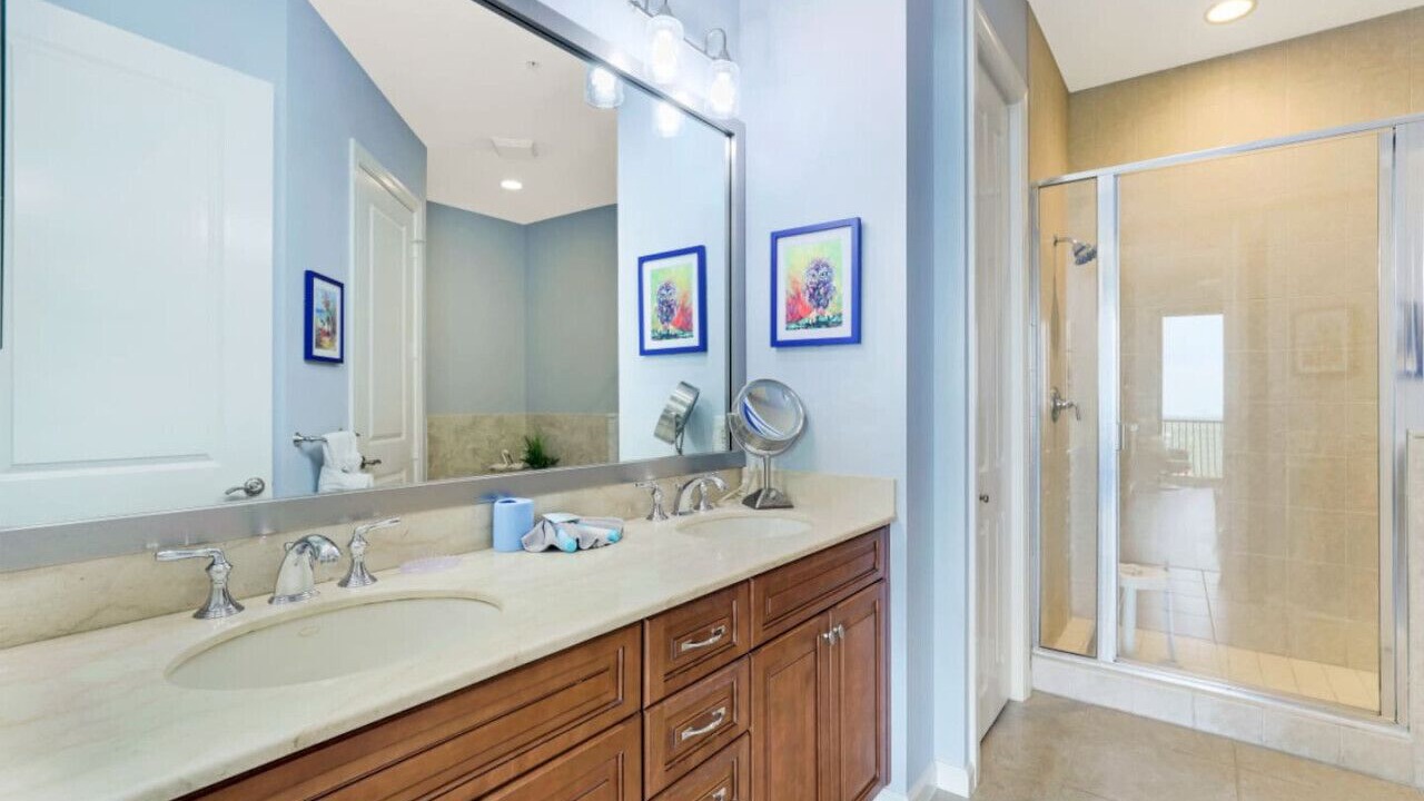 Photo of Bathroom in Cape Harbour