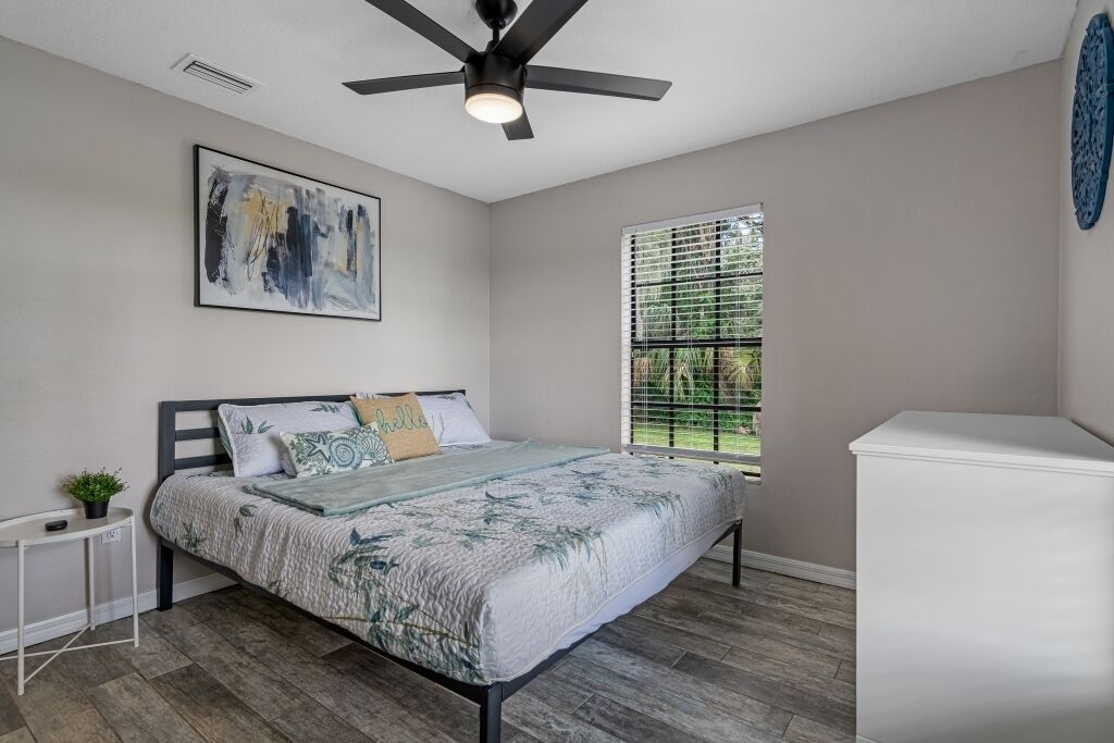 Photo of Bedroom in Concerned Citizens of Gibsonton Area