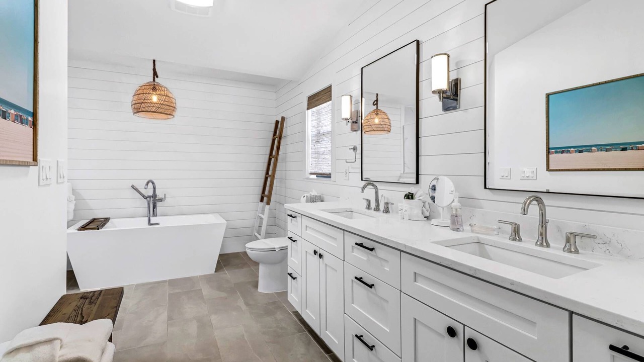 Photo of Bathroom in Eight Lakes