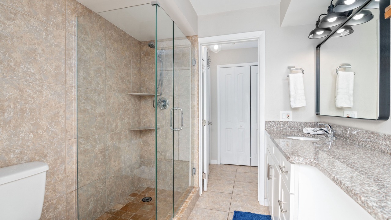 Photo of Bathroom in Caloosahatchee