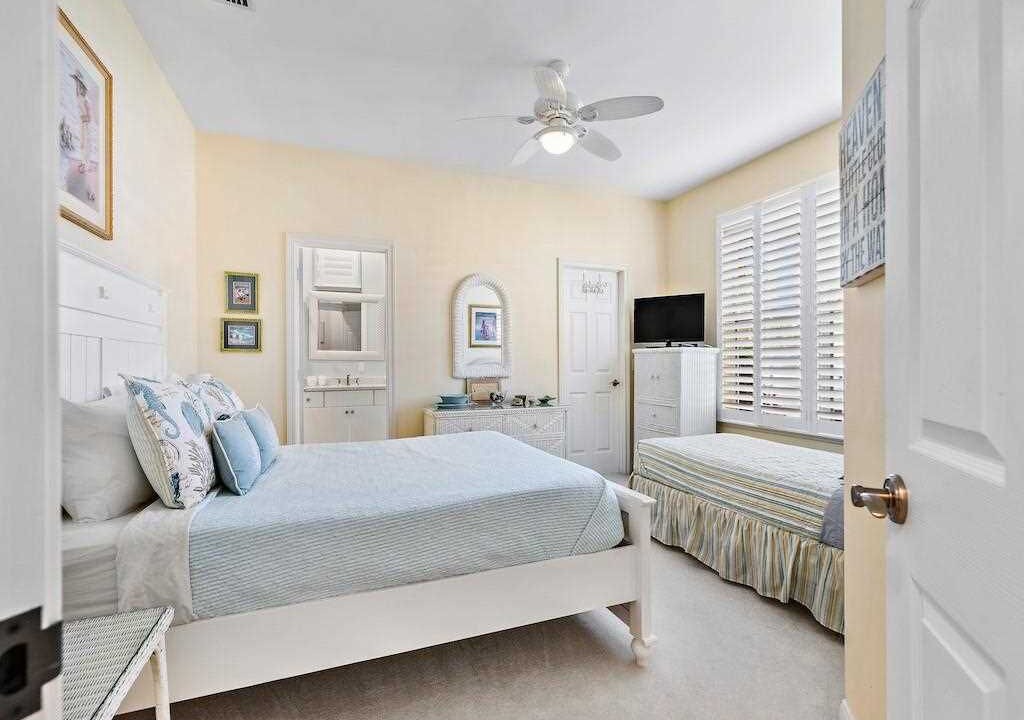 Photo of Bedroom in Harbor Links