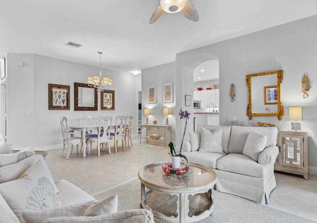 Photo of Livingroom in Harbor Links