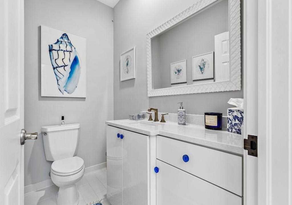 Photo of Bathroom in Harbor Links