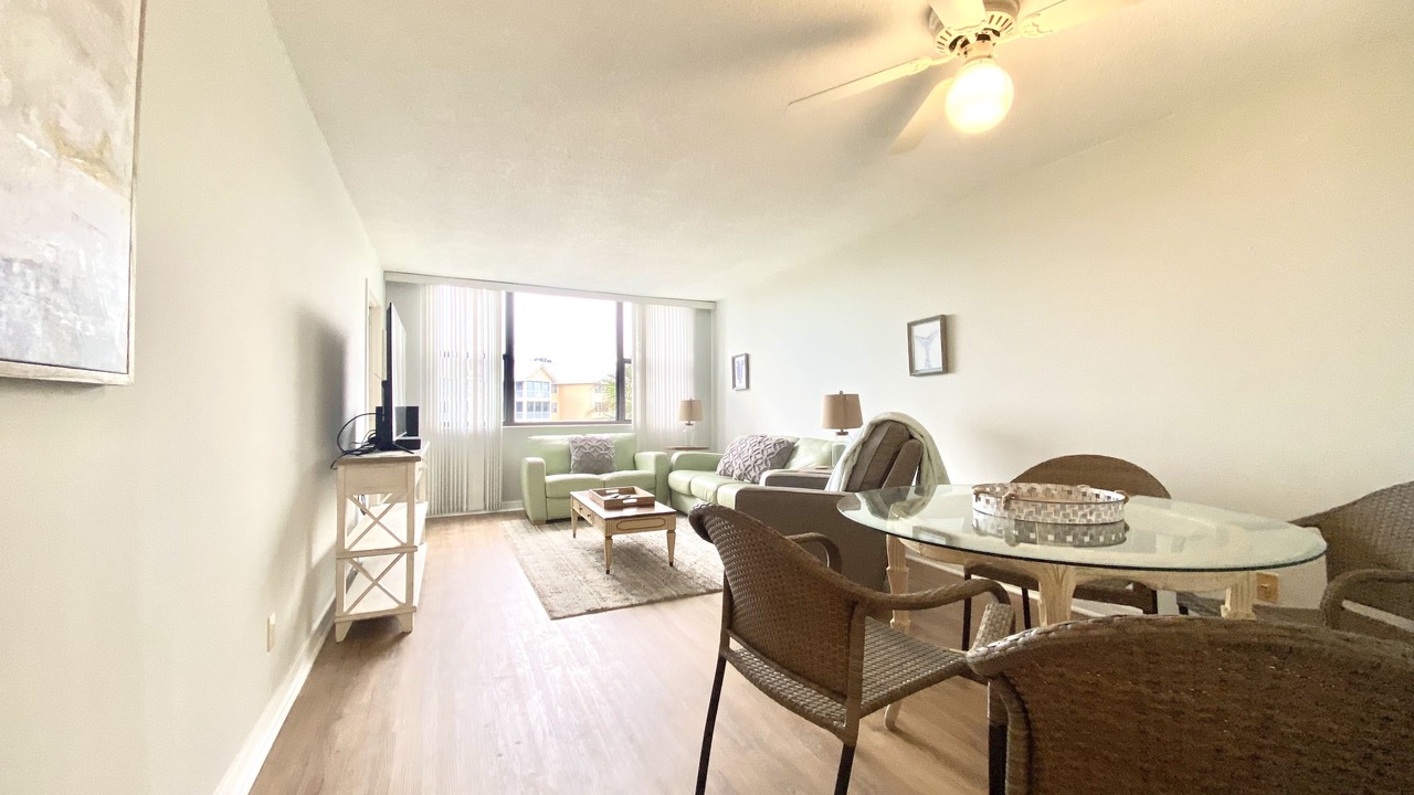 Photo of Livingroom in Siesta Key