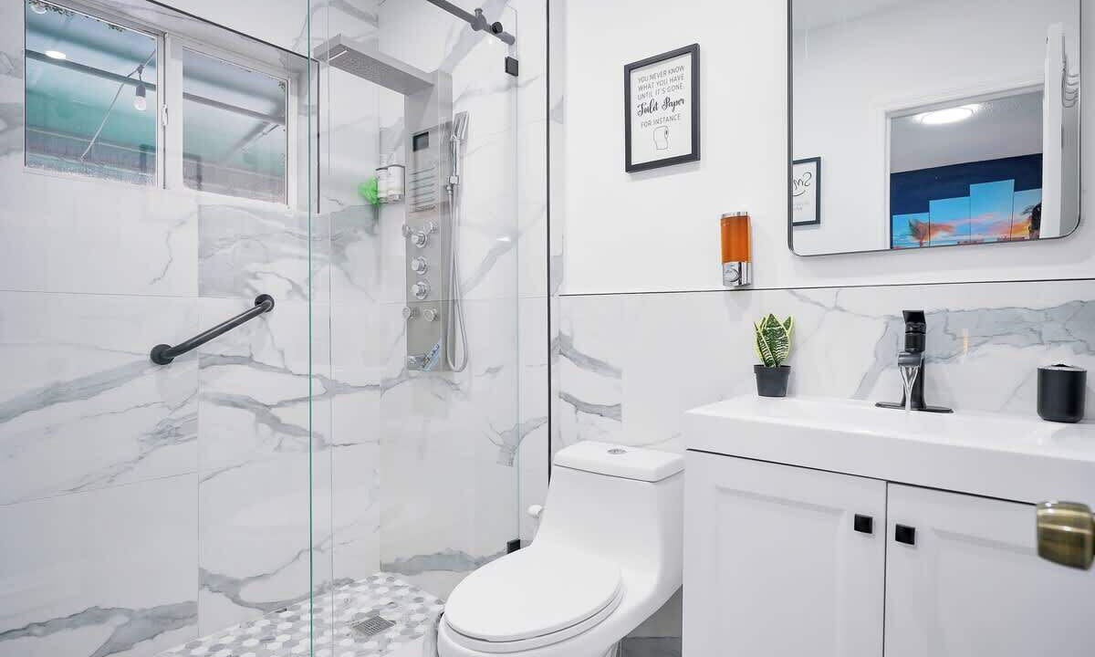 Photo of Bathroom in Coral Way