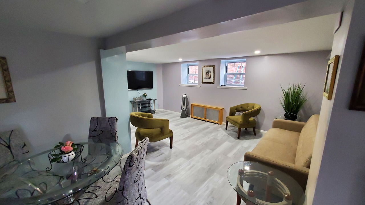 Photo of Livingroom in University Heights