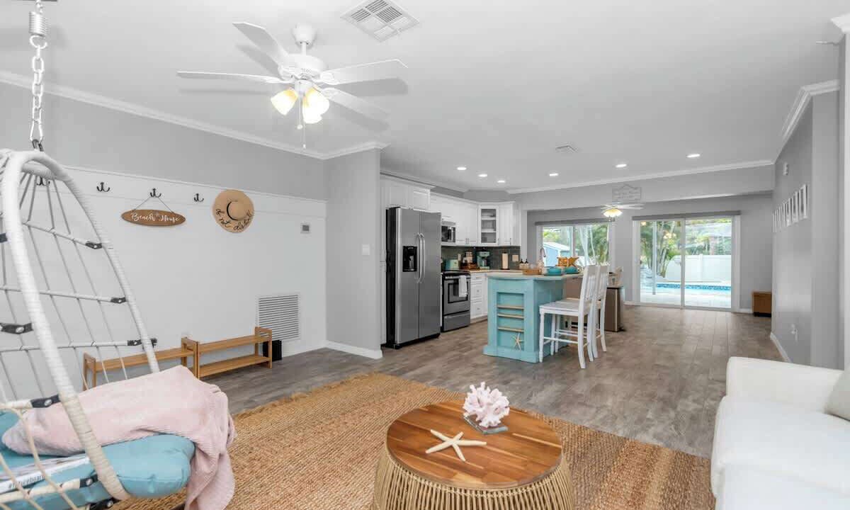Photo of Livingroom in Seminole