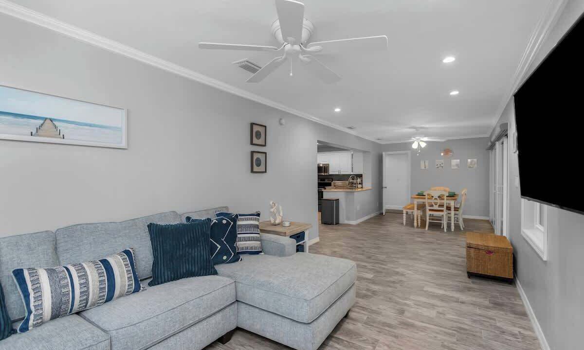 Photo of Livingroom in Seminole