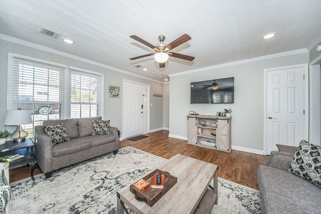 Photo of Livingroom in Valley Falls