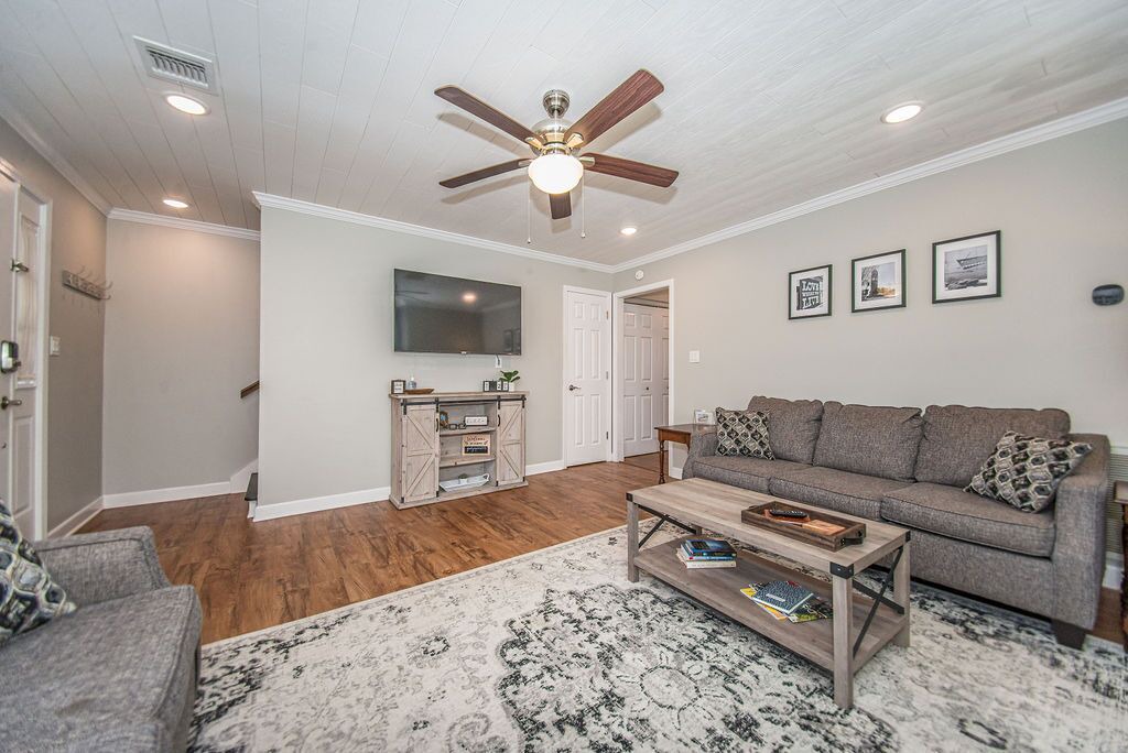 Photo of Livingroom in Valley Falls