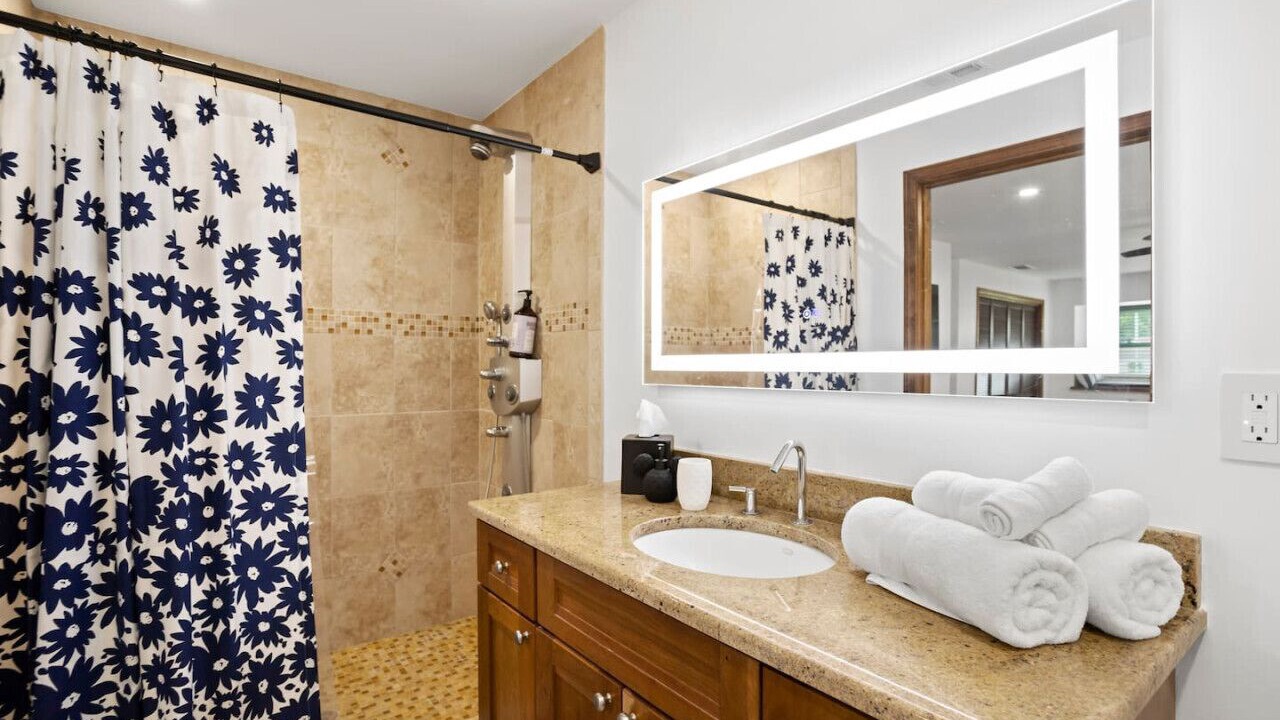 Photo of Bathroom in Largo