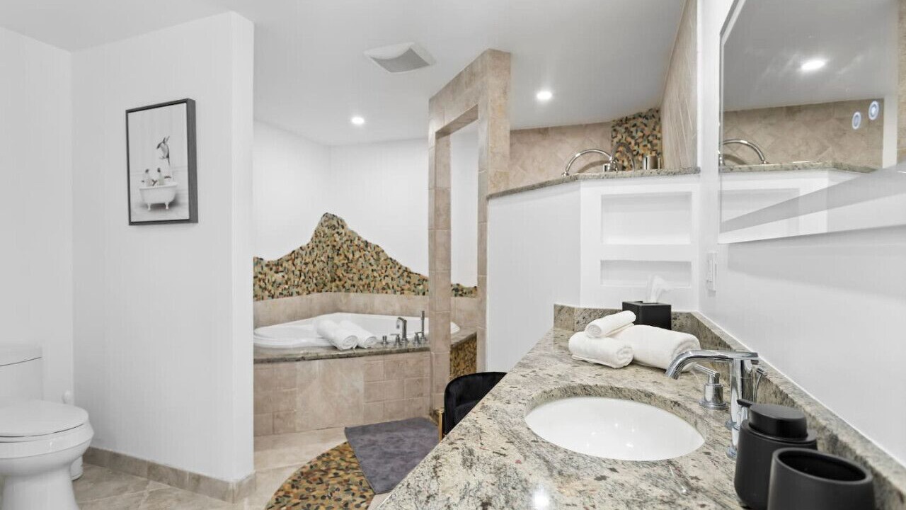 Photo of Bathroom in Largo